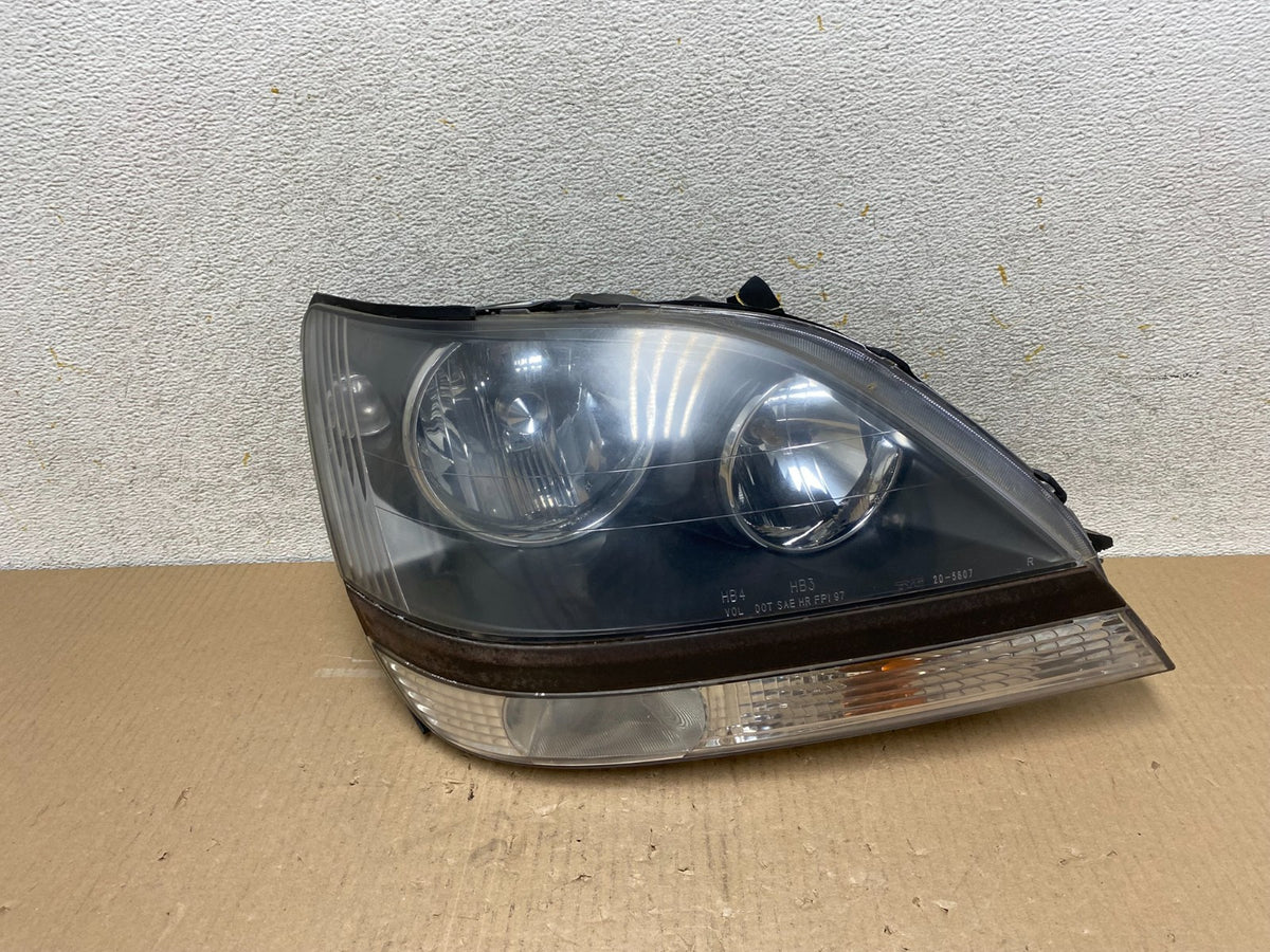 1999 to 2003 Lexus RX300 Right Passenger Headlight Halogen TYC AJ2579 DW0