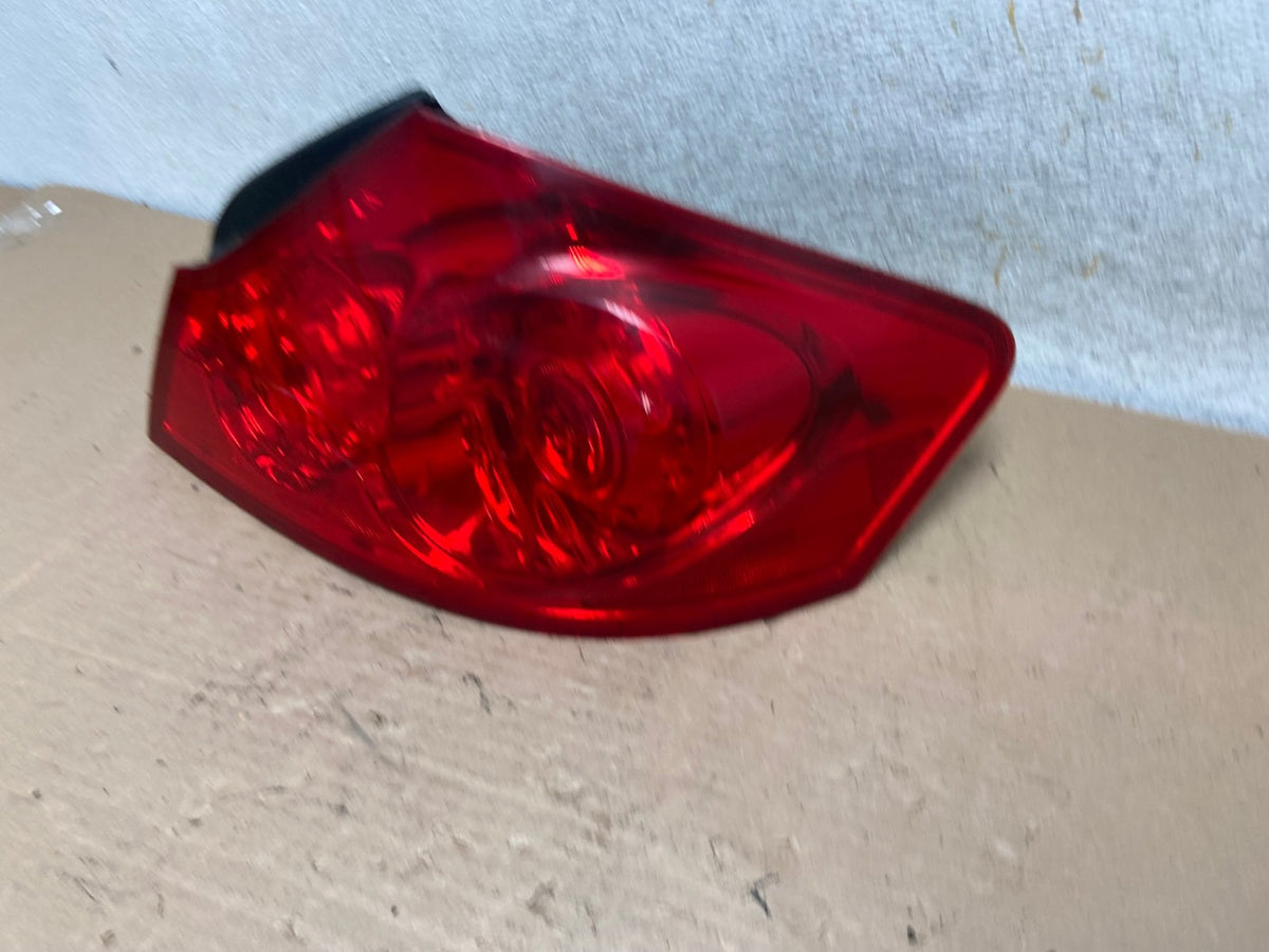 2007 to 2013 Infiniti G35 G37 Sedan Right Passenger Rh Tail Light AI0883 LK1