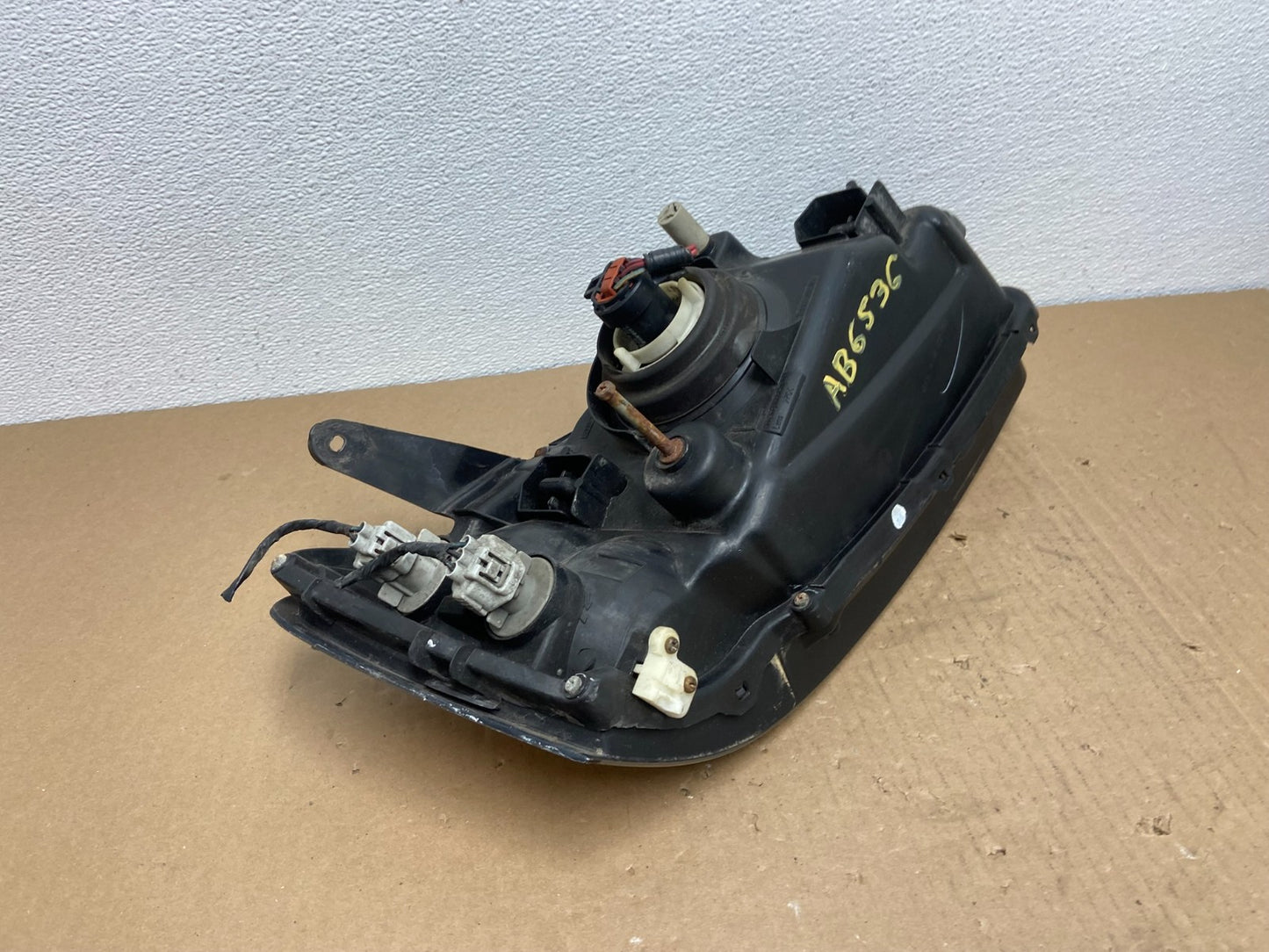 2000 to 2004 Subaru Legacy  Left Driver Lh Headlight Oem AB6536 DG6