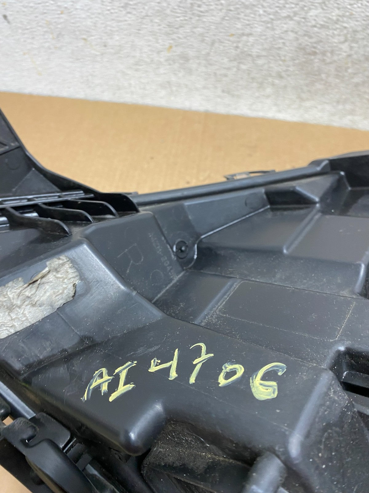 2011 to 2015 Ford Explorer Right Passenger Halogen Headlight AI4706 DW13