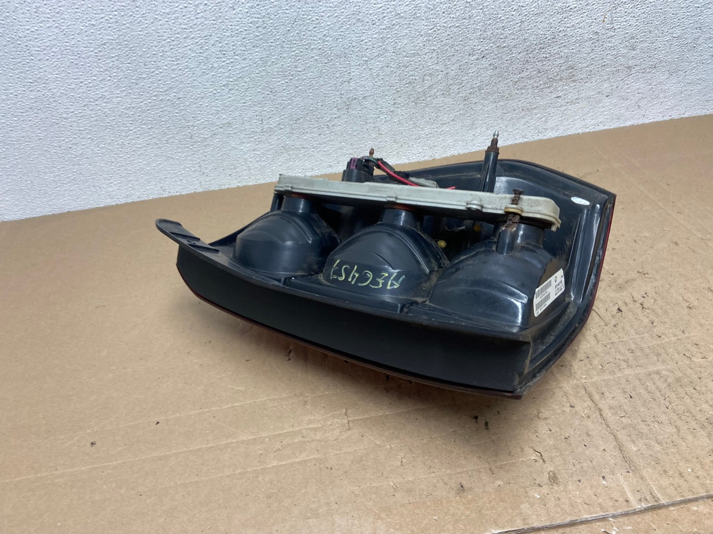 2002 to 2009 Chevrolet Trailblazer Left Driver LH Side Tail Light AE6457 LK4