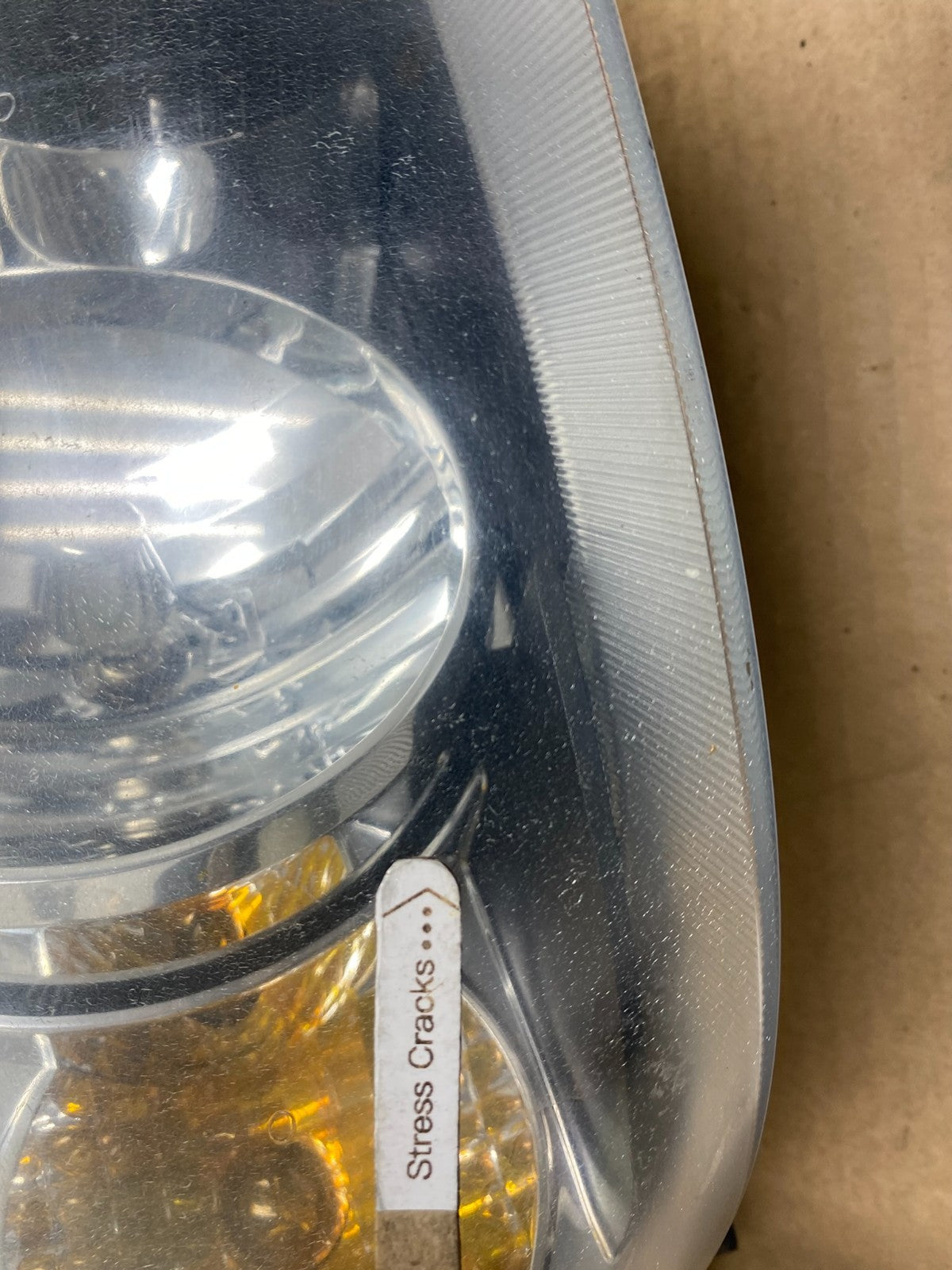 2005 - 2007 Ford Escape Headlights Left+Right Halogen AH4040 DW6
