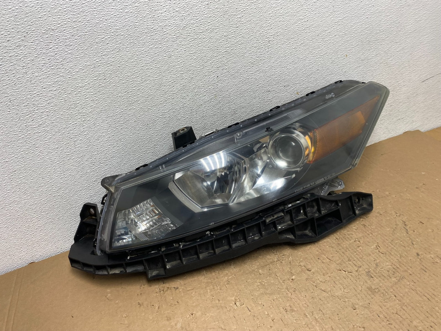 2008 to 2012 Honda Accord Coupe Left Driver LH Side Headlight AD8836 DW2