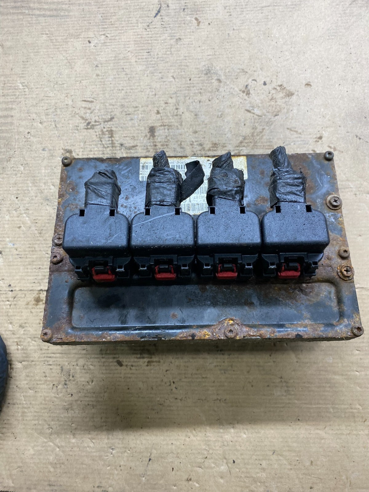 2007 Chrysler Town Country Caravan 3.3L Engine Control Unit ECU Module n6841 DG0