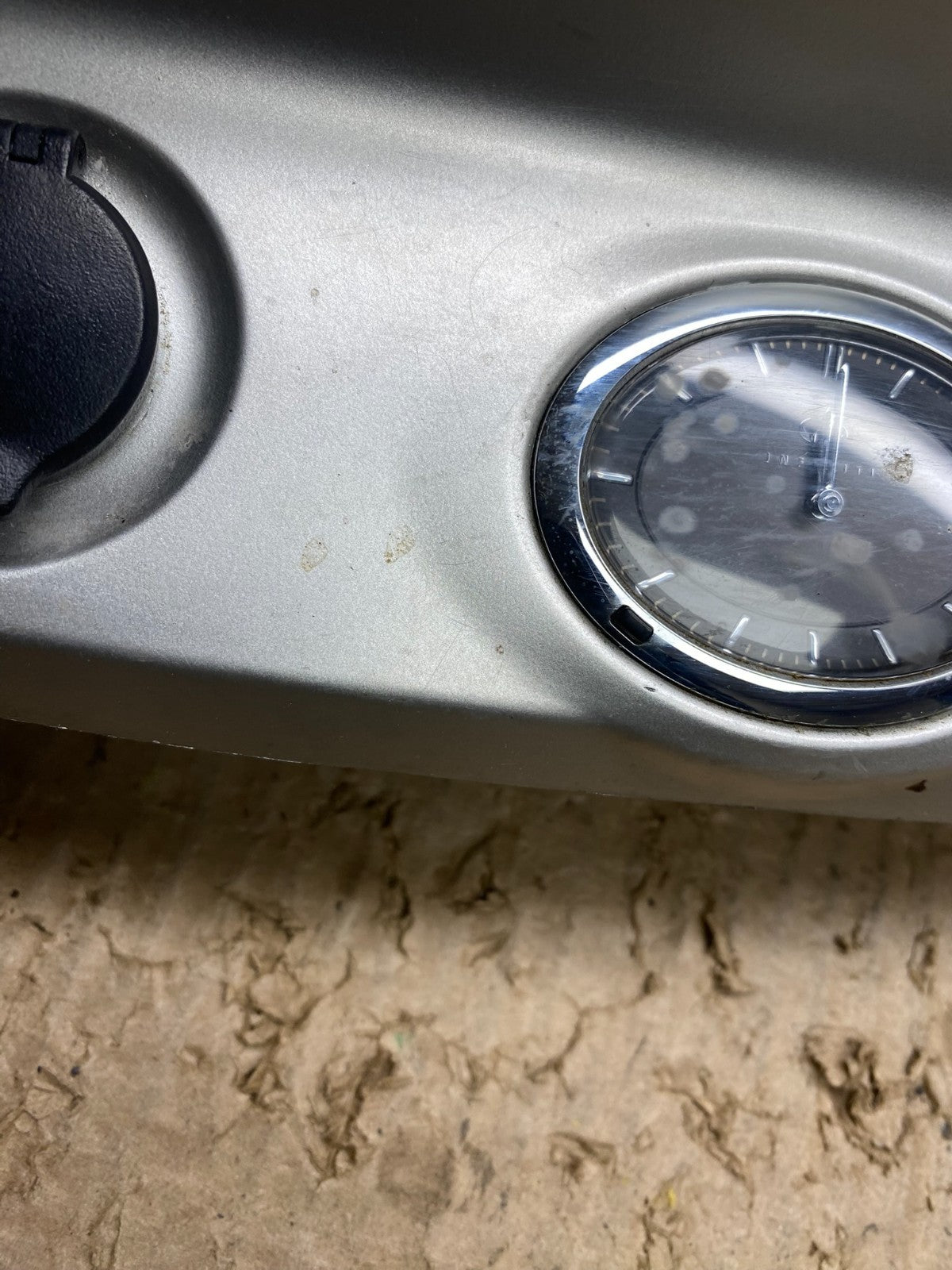 2008-2010 Infiniti QX56 Dashboard Center Lower Bezel Trim Cover Clock V7235 DG3