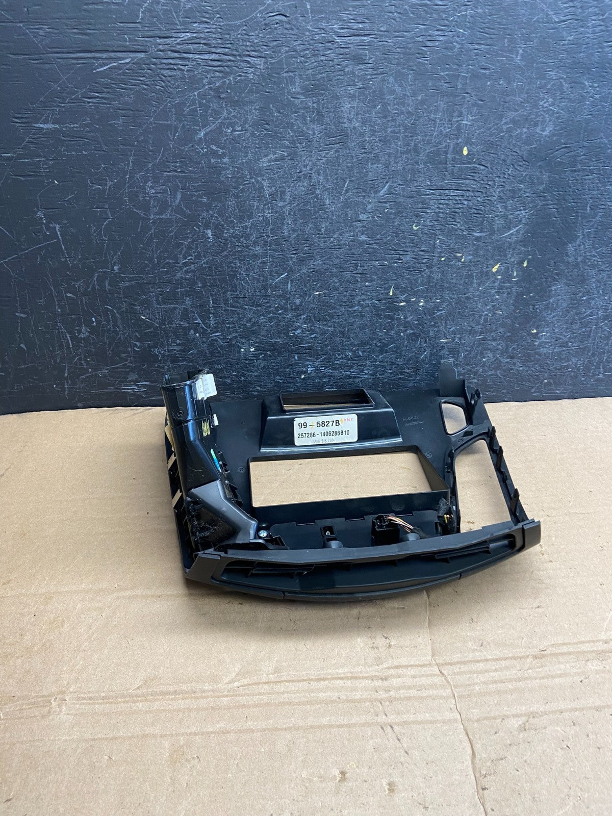 2012 to 2014 Ford Focus METRA 99-5827B / S-DIN D-DIN Car Radio Dash Kit AF18774