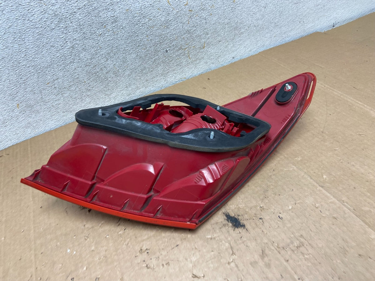 2008 2009 2010 2011 Mercedes C-Class Right Passenger Tail Light AI9062 LK8