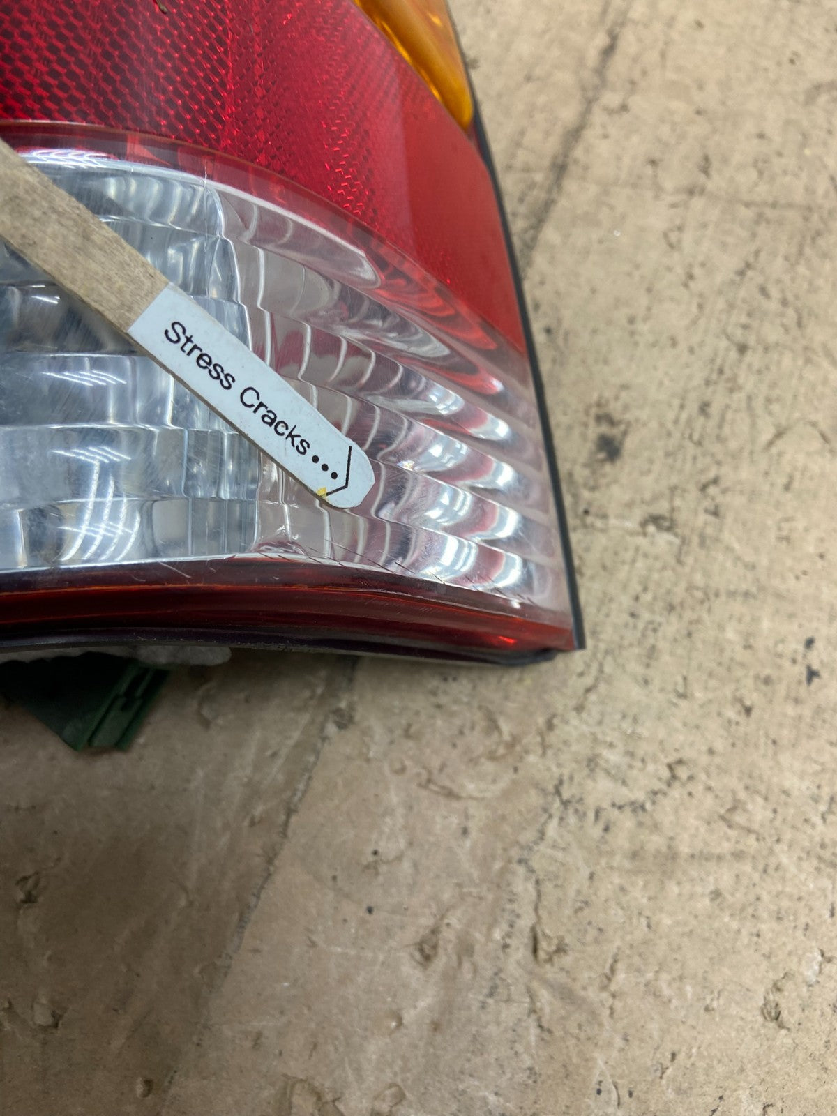 2001 to 2007 Ford Escape Right Passenger RH Side Tail Light AC7346 DW3