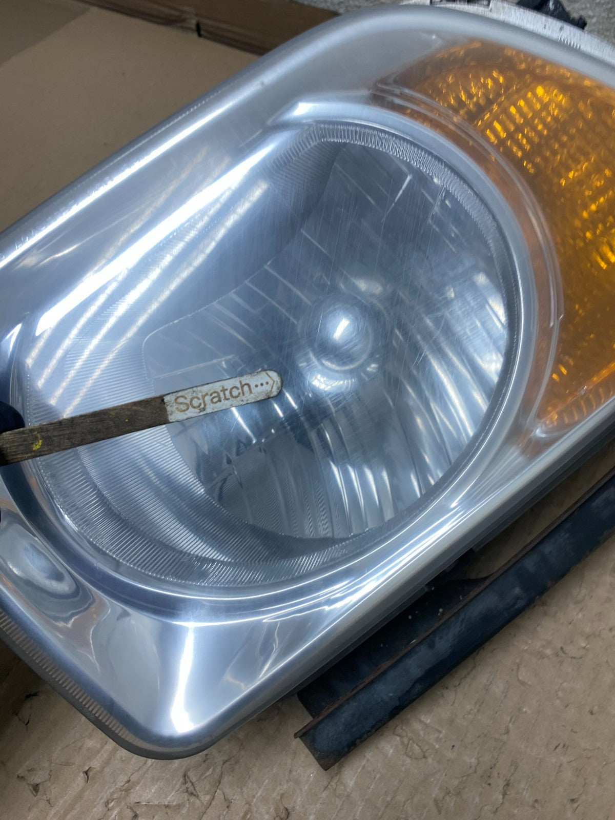 2003 to 2006 Honda Element Left+Right Side Headlights U2699 DW3