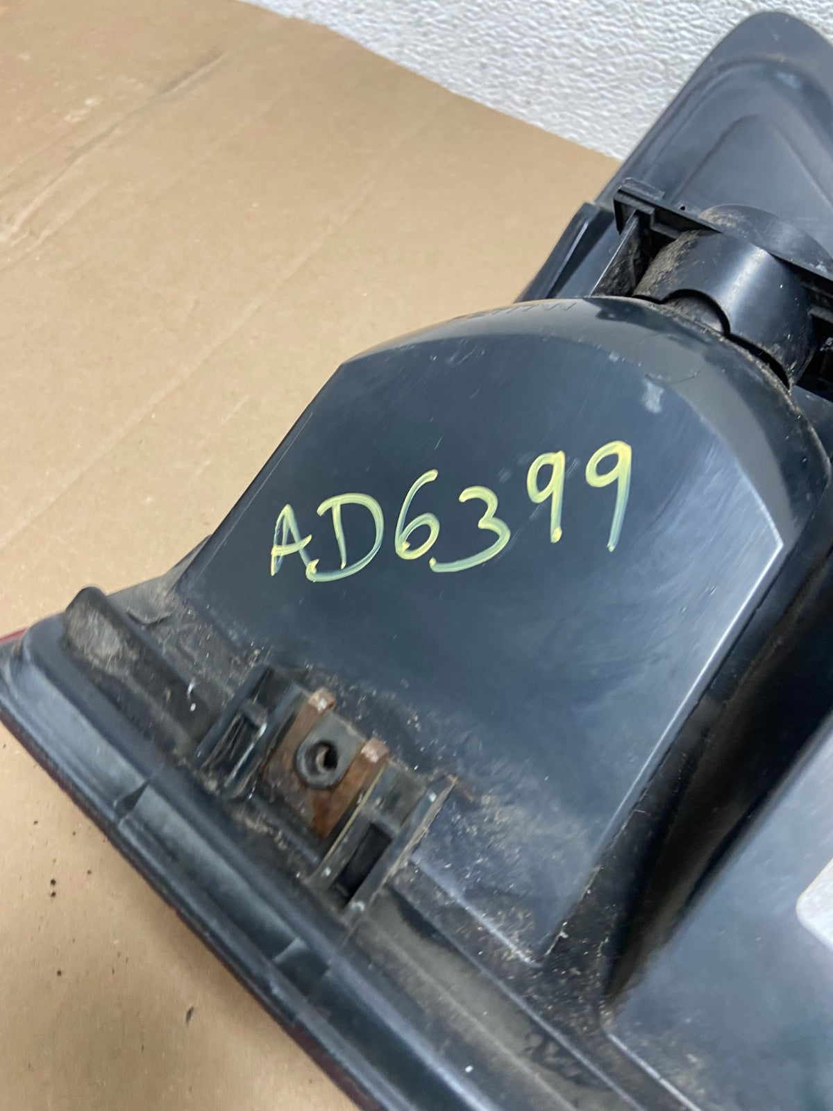 2005 to 2006 Jeep Grand Cherokee Left Driver Side Lh Tail Light AD6399 LK6