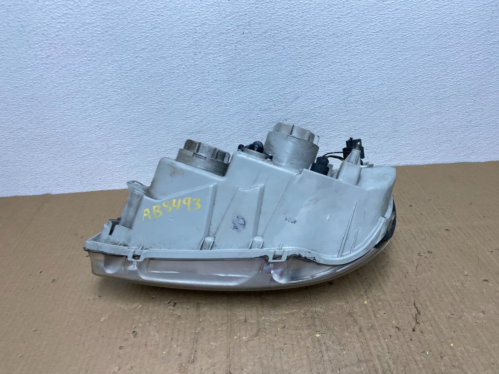 2004 2005 Hyundai XG350 XG Right Passenger RH Headlight Halogen AB8493 DW8