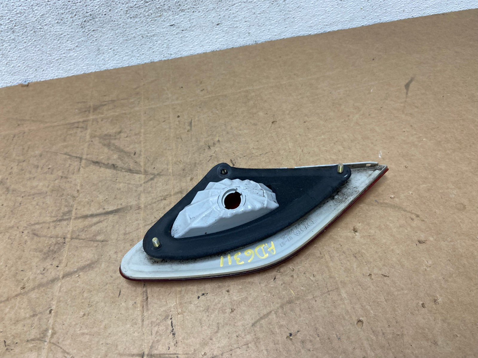 2003 to 2004 Toyota Avalon Right Passenger RH Inner Tail Light AD6311 LK3