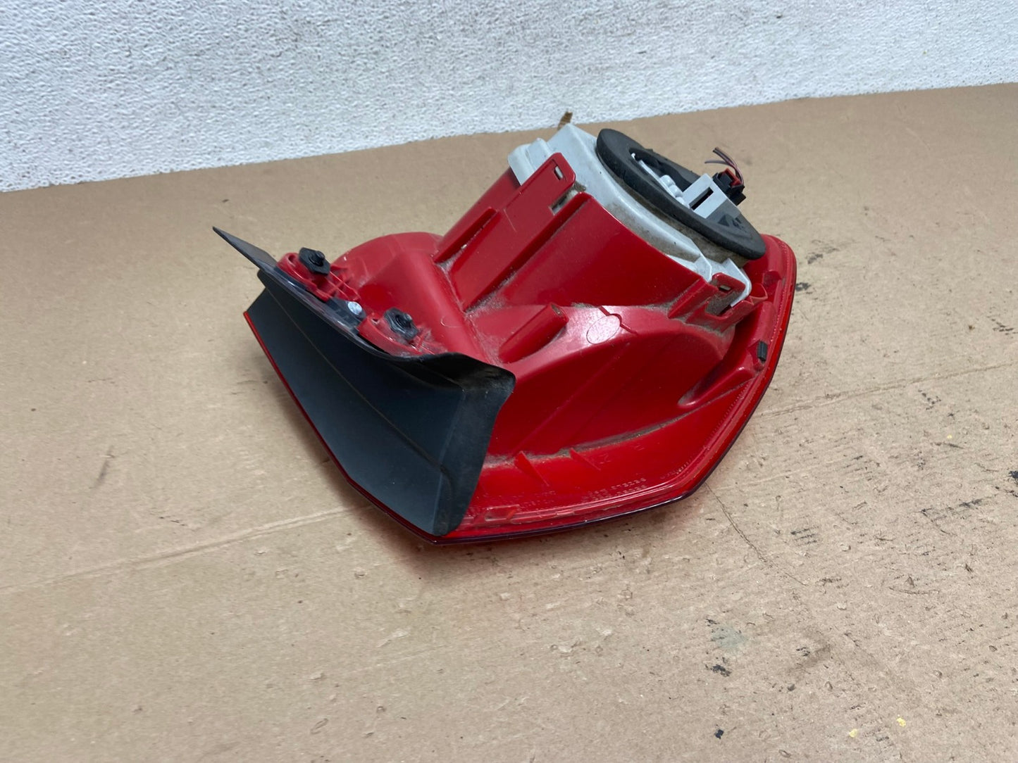 2012 to 2015 Volkswagen Passat Right Passenger Rh Side Tail light AF4989 LK5