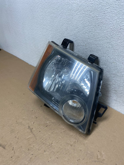 2005-2015 Nissan Xterra Right Passenger RH Headlight AG4129 DW1