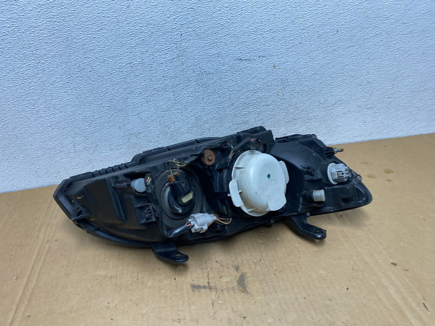 2006 to 2007 Subaru Legacy Left Driver LH Side Headlight AD2681 DW6