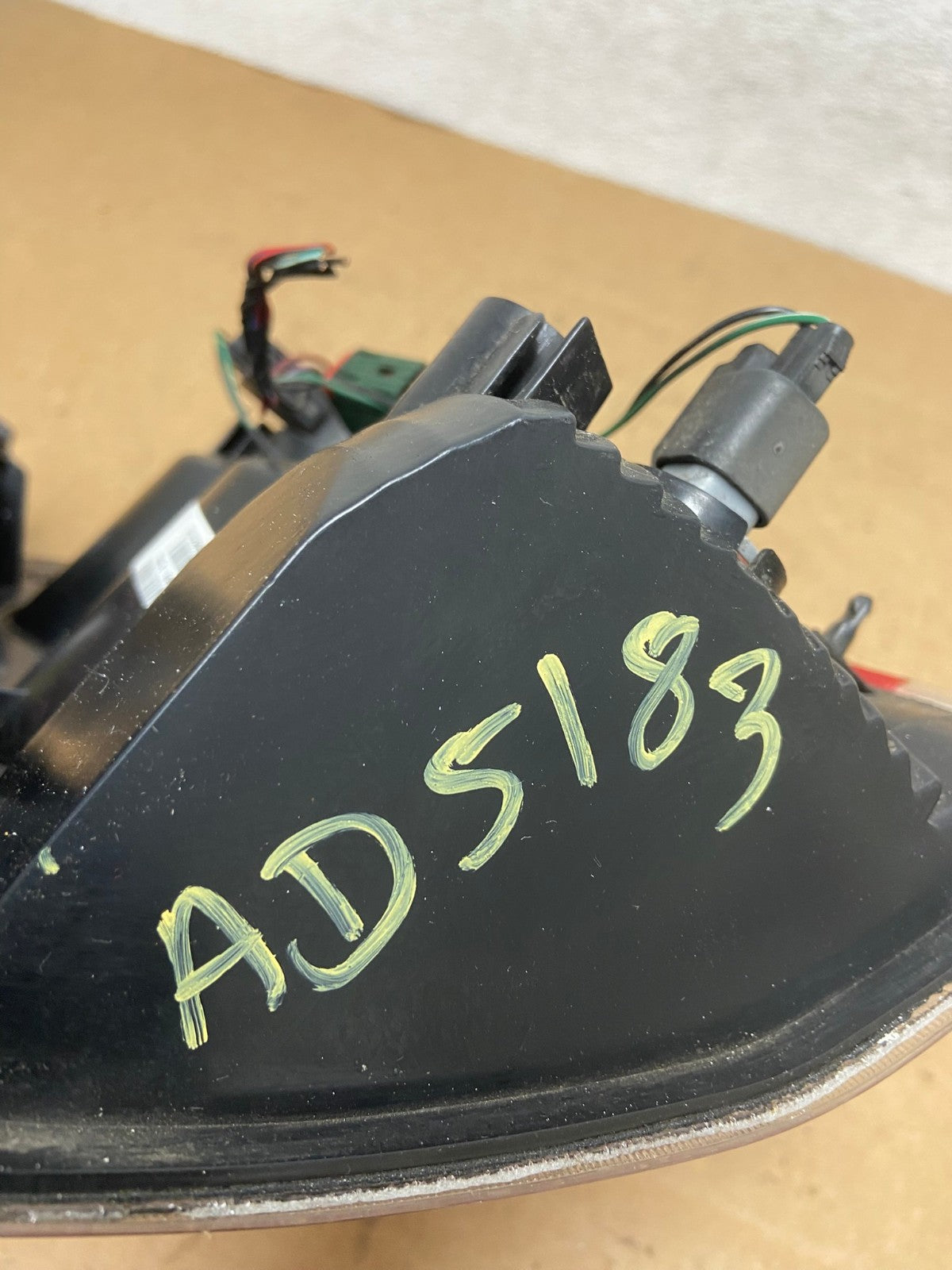 2005 to 2015 Nissan Armada Left Driver Lh Side Tail Light AD5183 LK5
