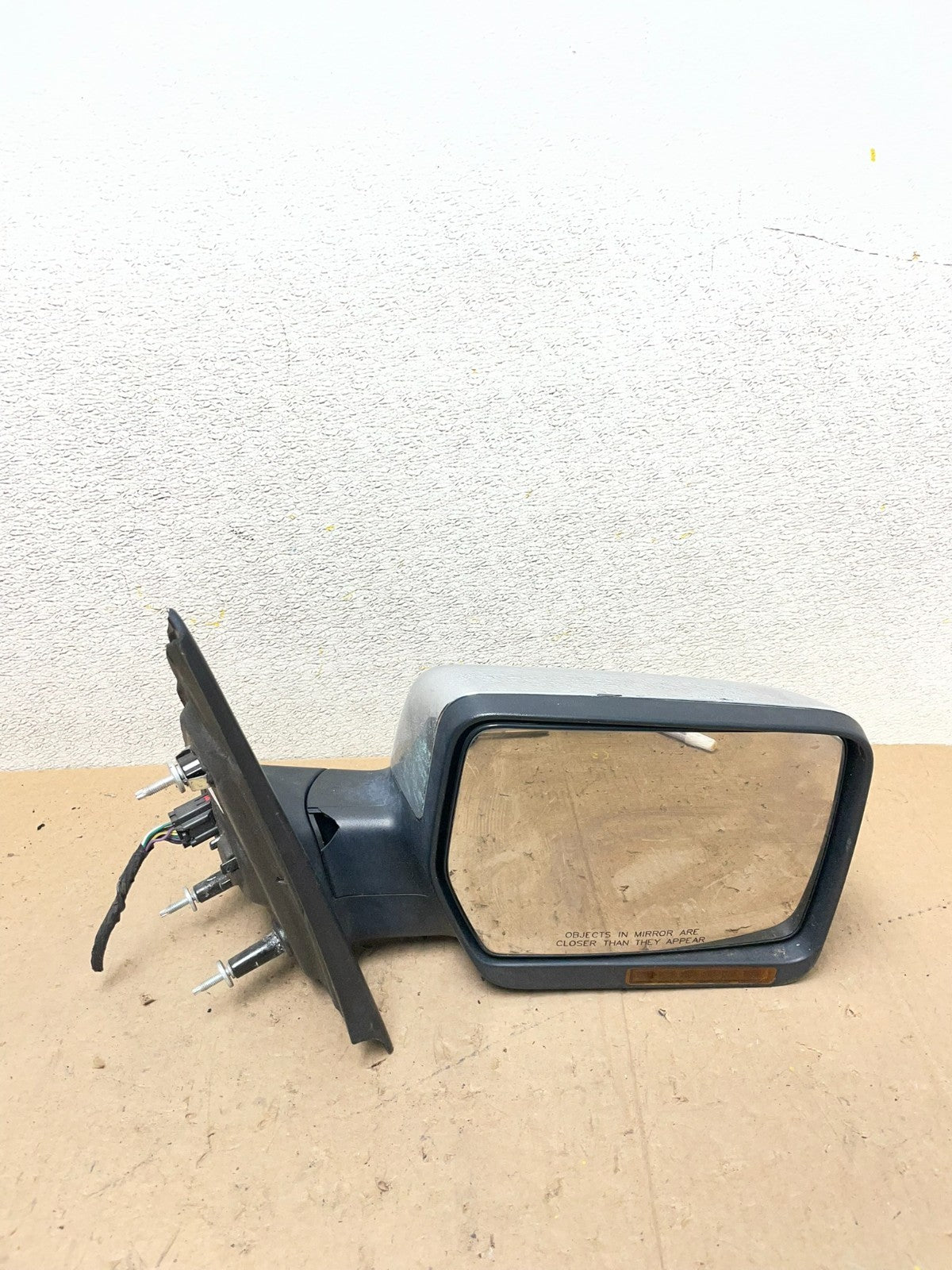 2004 to 2006 Ford F150 Right RH Passenger Turn Signal View Door Mirror W8956 DW4