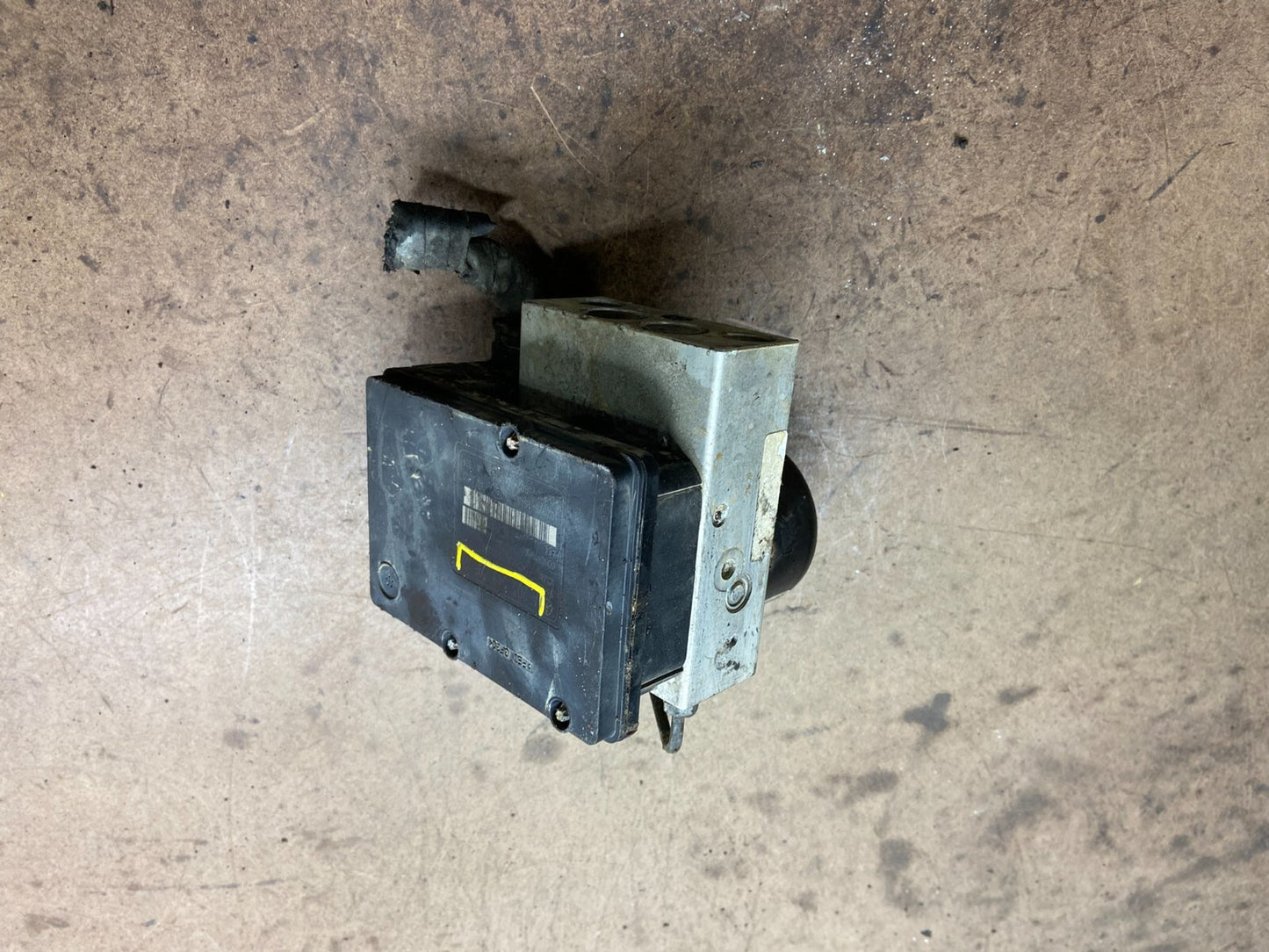 2007 to 2014 Mercedes C-Class ABS Anti Lock Brake Pump Module J5521 DG2