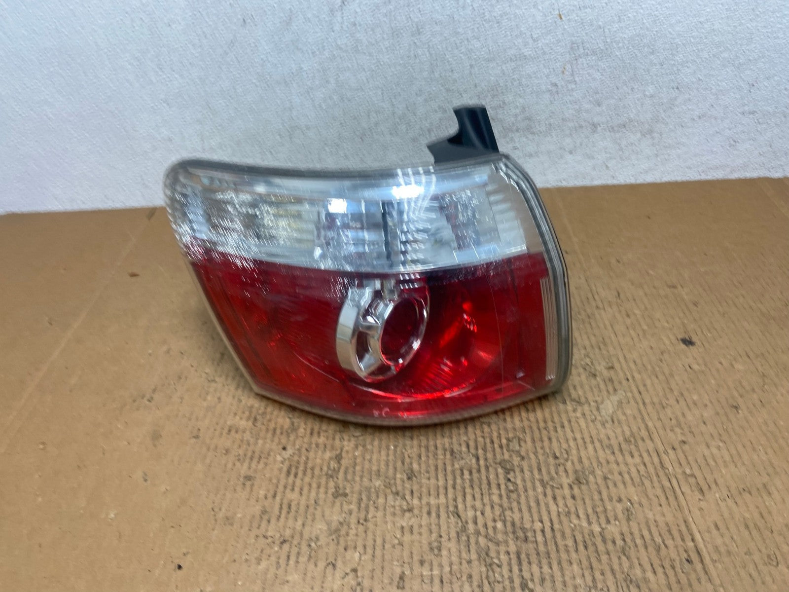 2007 to 2012 GMC Acadia Tail Light Left Side Driver Lh AE2858 LK0