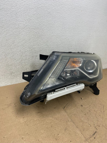 2017 - 2020 Nissan Pathfinder Left Driver LH Side Headlight Halogen AG53861