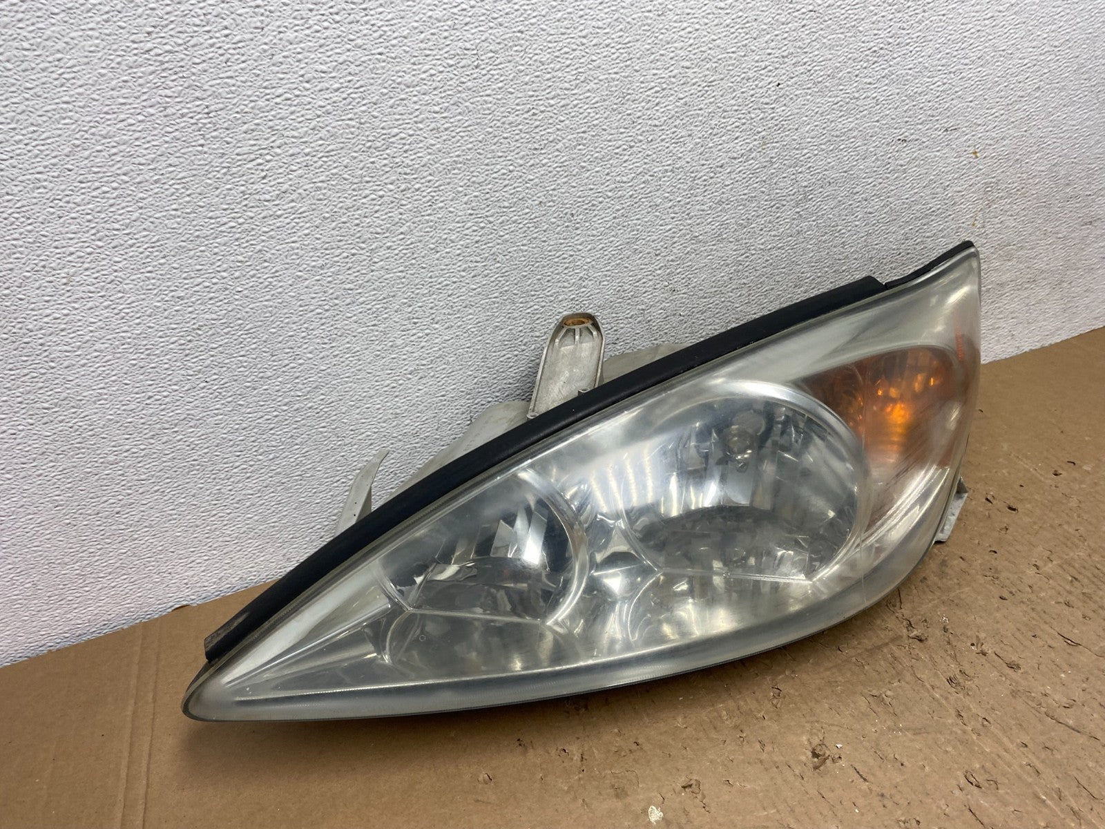 2002 2003 2004 Toyota Camry Left Driver Lh Side Halogen Headlight AD8770 DW2