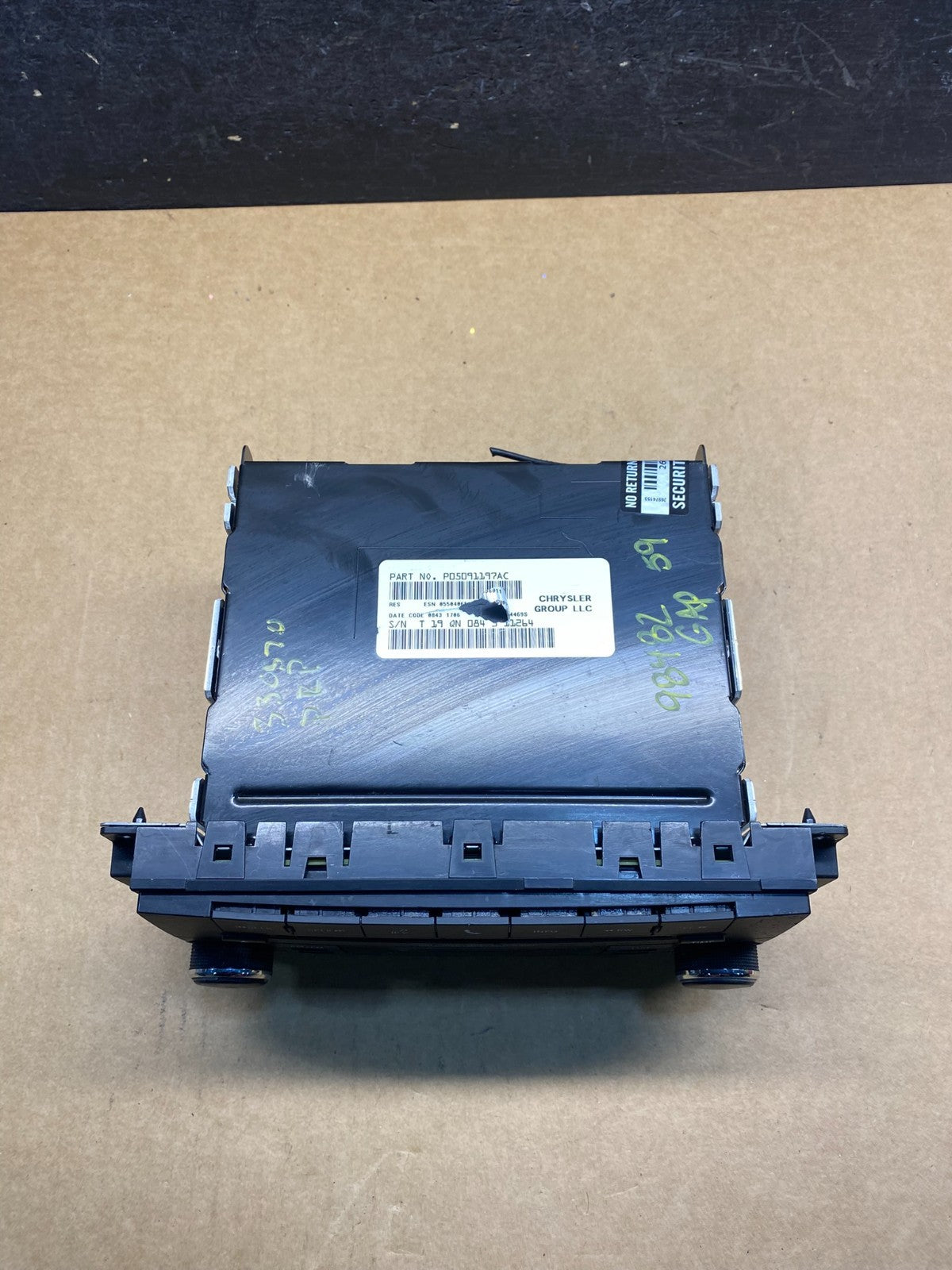 2007-2012 Chrysler Dodge Jeep Ram Radio CD MP3 AUX Receiver AH4972 DG3