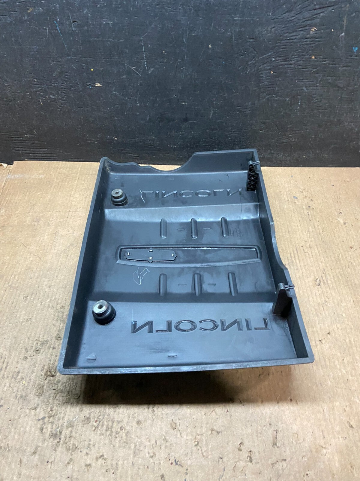 2007 to 2014 Lincoln Navigator 5.4L V8 Engine Motor Cover H6862 DG16