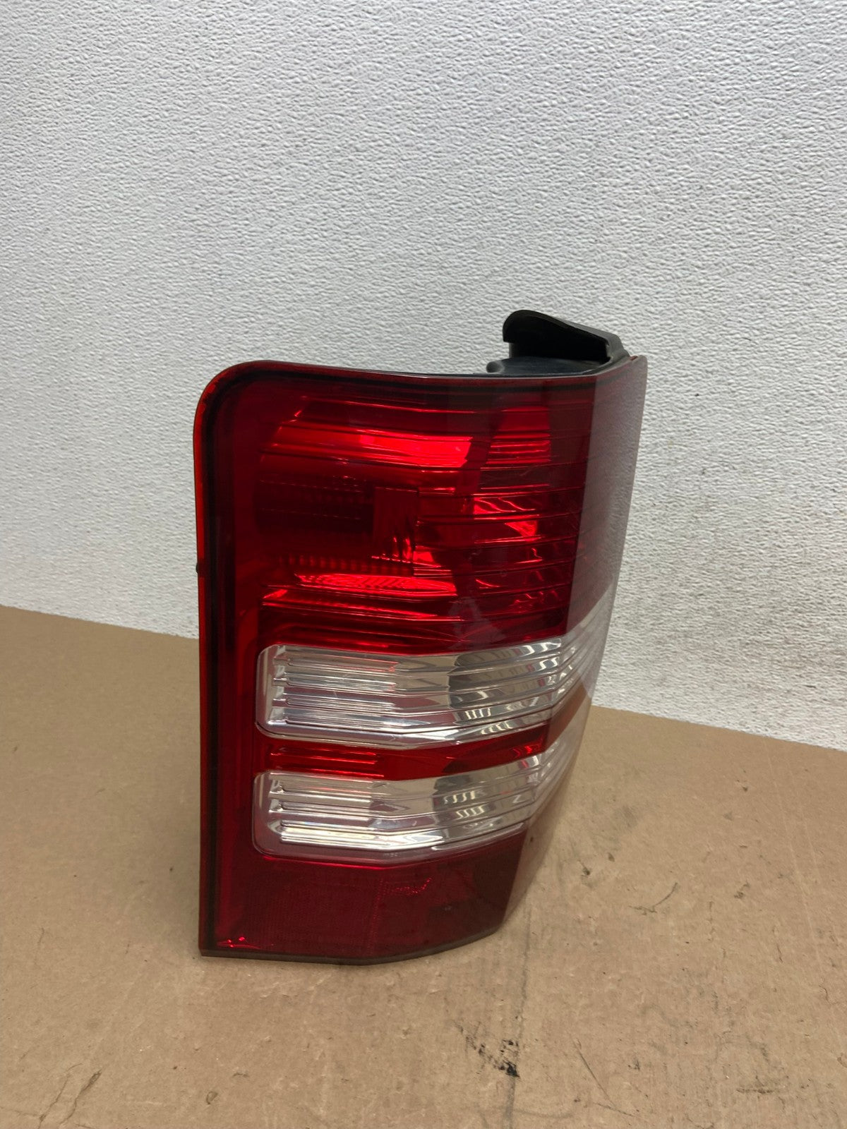 2008 to 2012 Jeep Liberty Left Driver Side Lh Tail Light AE6806 LK2