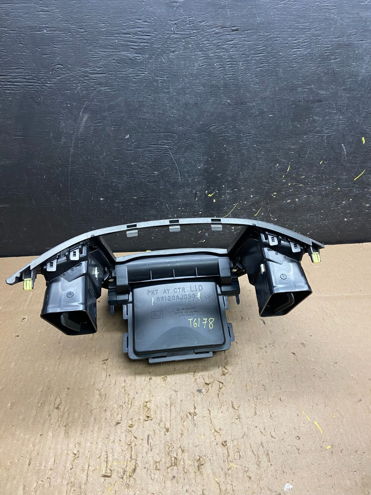 2010 - 2014 Subaru Legacy Radio Console Dashboard Center Panel Trim T6178 DG4
