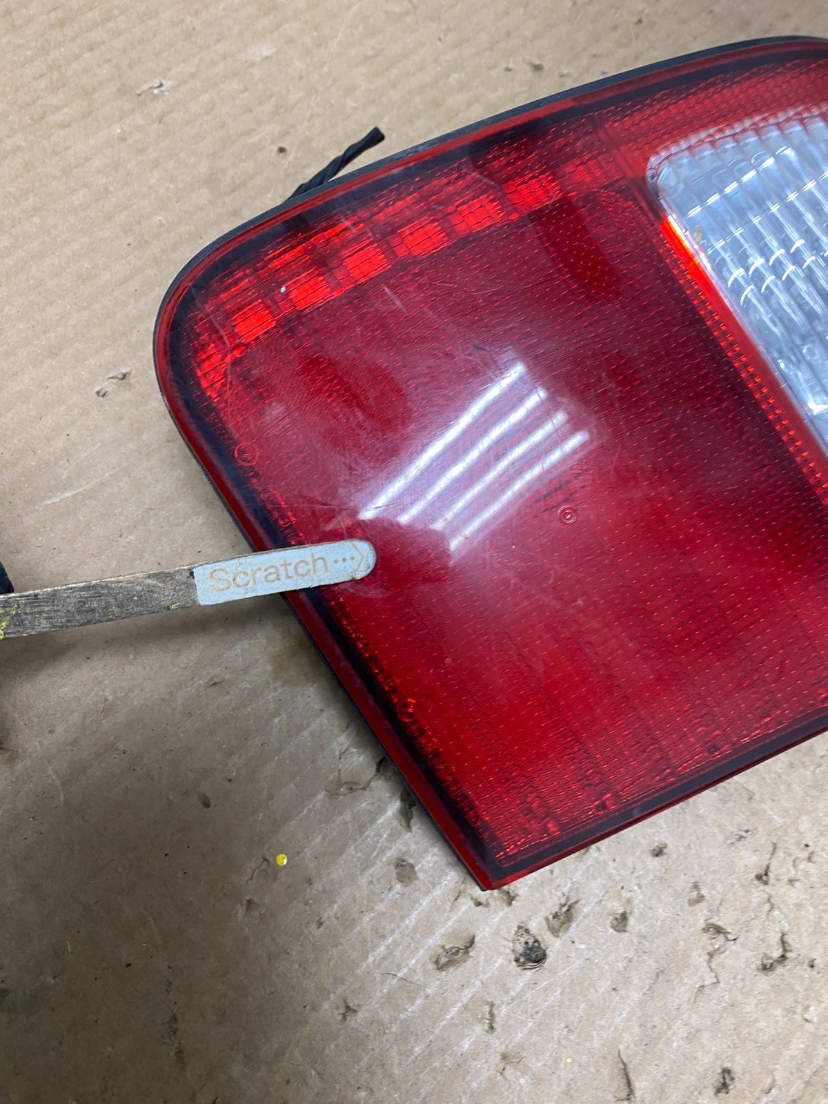 2001 - 2002 Subaru Forester Right Passenger RH Inner Lid Tail Light Oem W7529 DW3