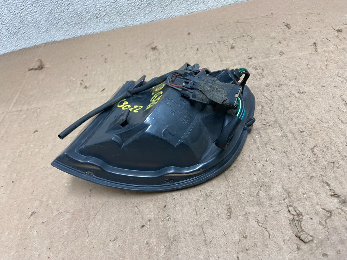 2002 Kia Sportage Right Passenger Side Headlight Turn Signal Y3022 PS4
