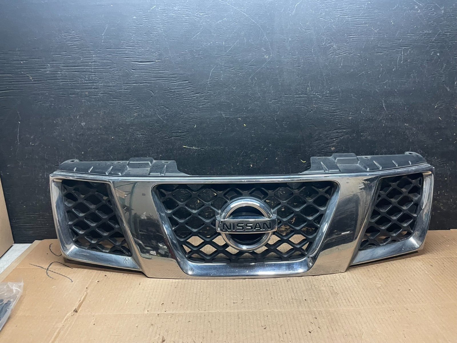 2005 2006 2007 Nissan Pathfinder Chrome Front Upper Grill Grille Oem Y1885 DG0