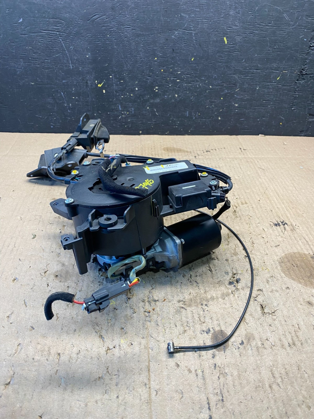 2007-2014 Kia Sedona Left Electric Power Sliding Door Motor Regulator P7965 DG1