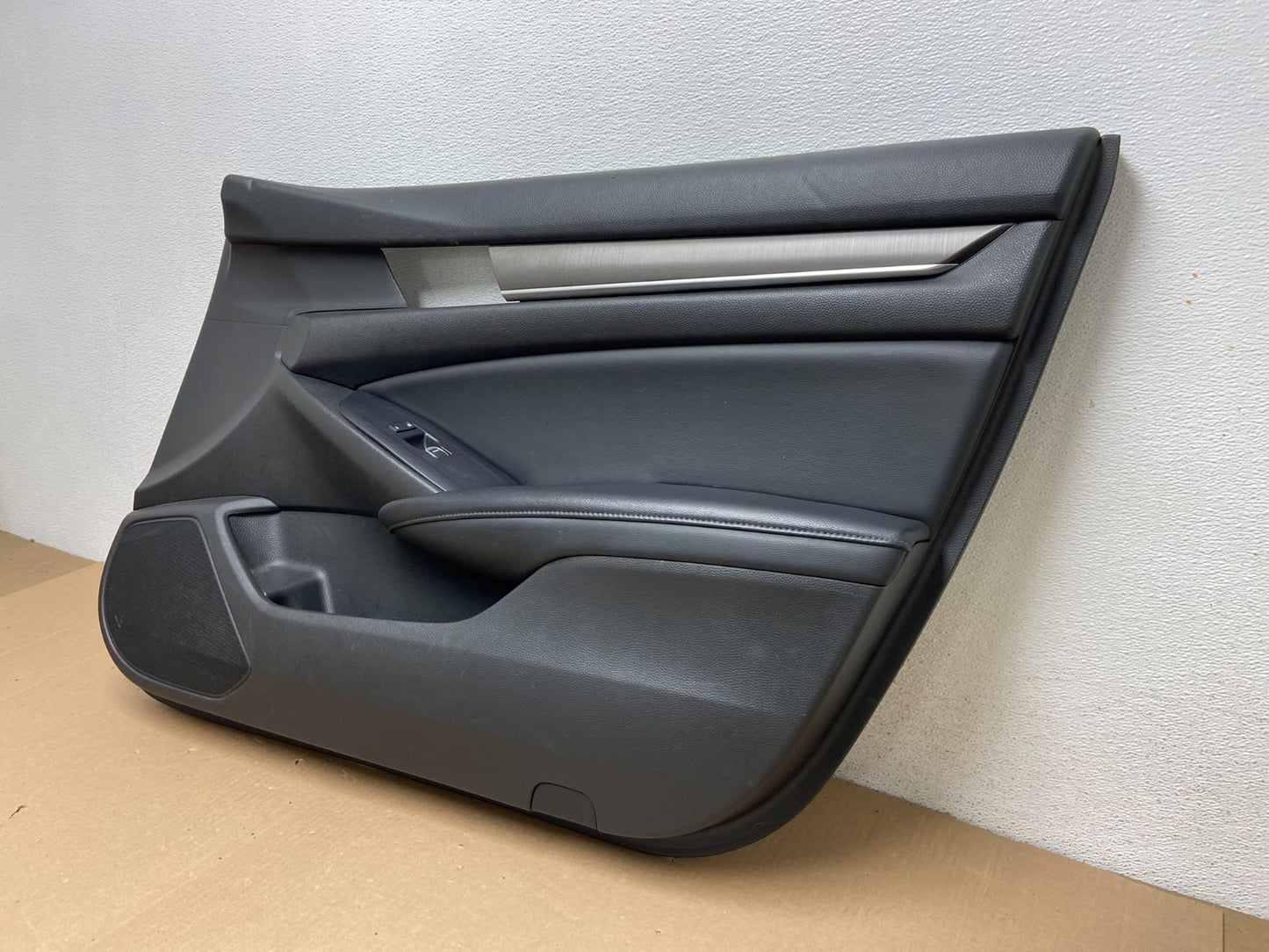 2018-2020 Honda Accord Front Right Passenger RH Side Door Panel AF3021 DG1
