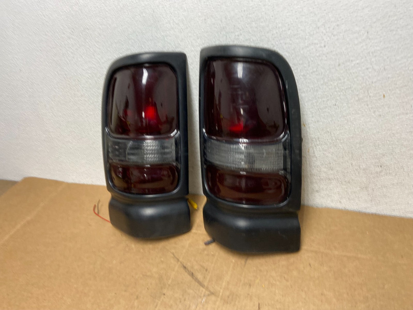 1994 to 2001 Dodge Ram 1500 Left+Right Tail Lights AD6080 DW1