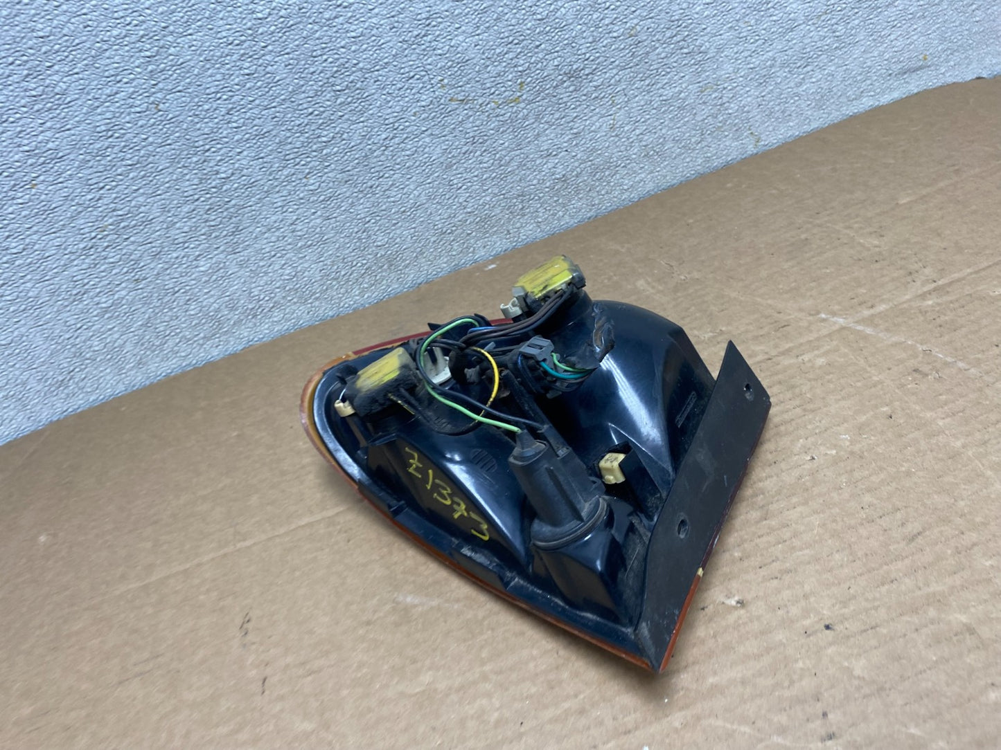 1997-1999 Saturn SL SL1 Sedan Right Passenger RH Side Tail Light OEM z1373 DG5