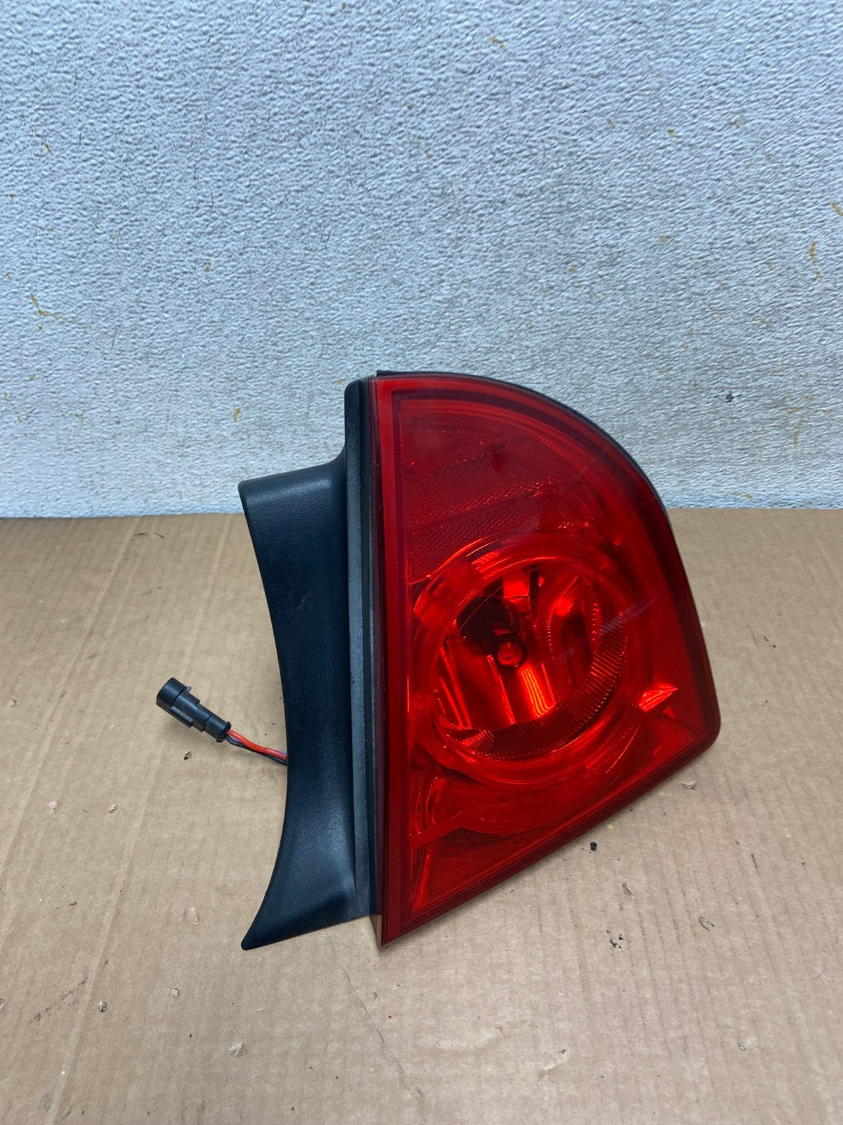 2008 - 2012 Chevrolet Malibu Right Passenger RH Side Tail Light AI8398 LK2