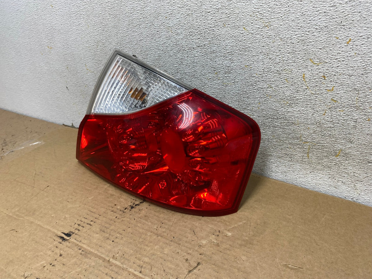 2008 2009 2010 Infiniti M35 M45 Right Passenger Side Tail Light AH8054 LK2