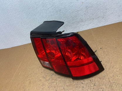1999-2004 Ford Mustang Right Passenger Rh Side Tail Light AE1456 LK1