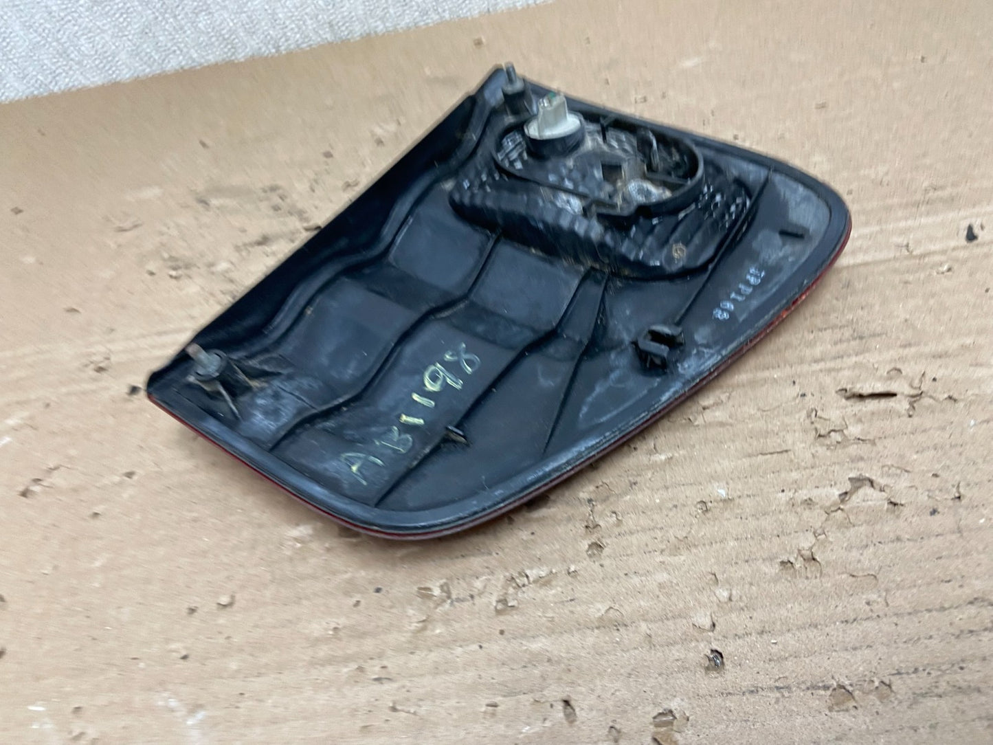 2001- 2004 Toyota Sequoia Right Passenger RH Side Tail light Inner Oem AB1198 LK5