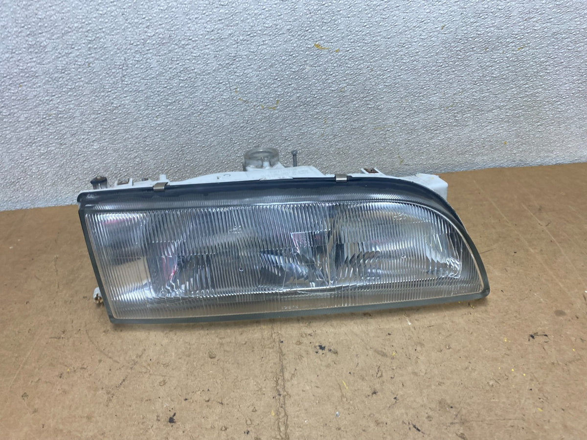 1994-1996 Infiniti Q45 Right Passenger Side Front Halogen Headlight X7269 DG0