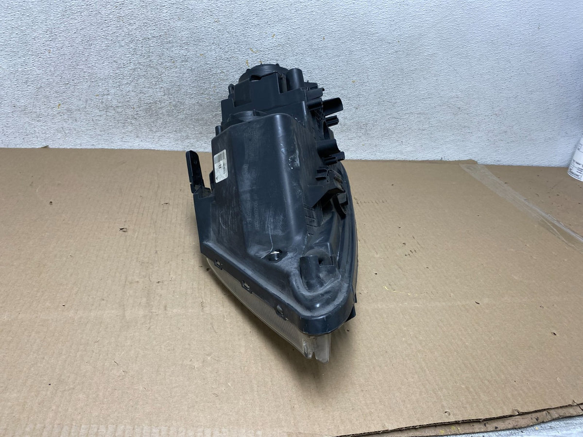 2014 to 2015 Kia Sorento Right Passenger RH Headlight Halogen AH5726 DW7