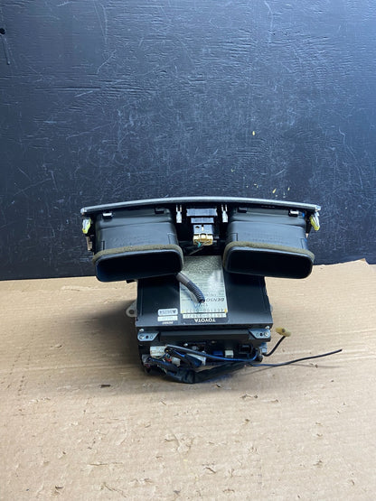 2004 to 2006 Lexus ES330 Es300 Radio Screen Receiver CD Air Vent AF2676 DG3