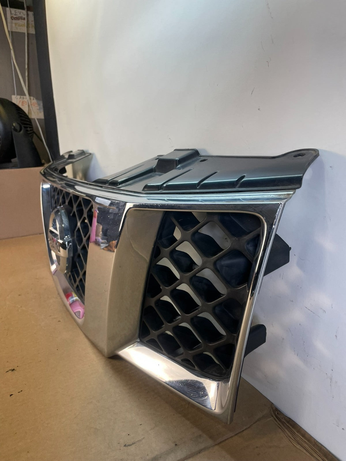 2005 2006 2007 Nissan Pathfinder Chrome Front Upper Grill Grille AH6409 DG1