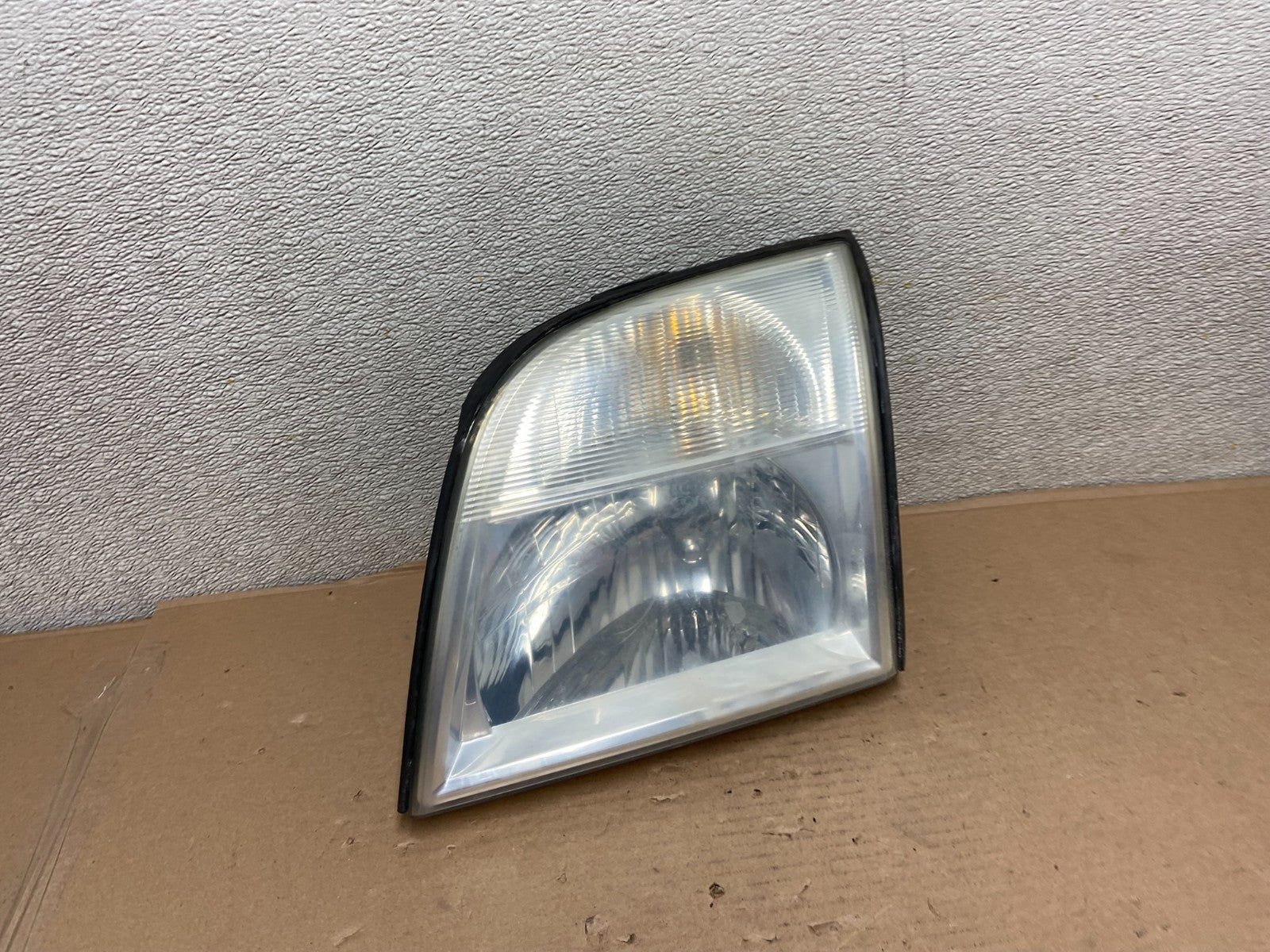 2002-2005 Mercury Mountaineer Left Driver LH Side Halogen Headlight AA9927 DW2