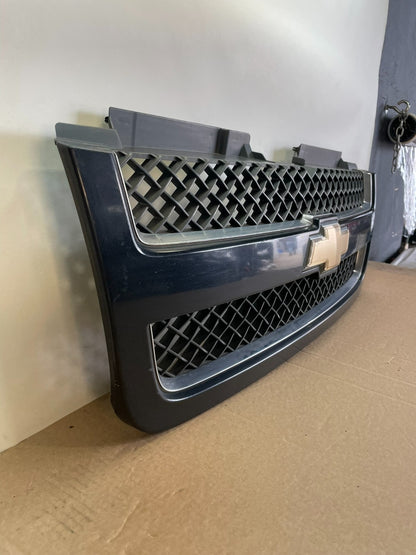 2006 to 2009 Chevrolet Trailblazer Front Upper Grille Grill AG9986 DG2