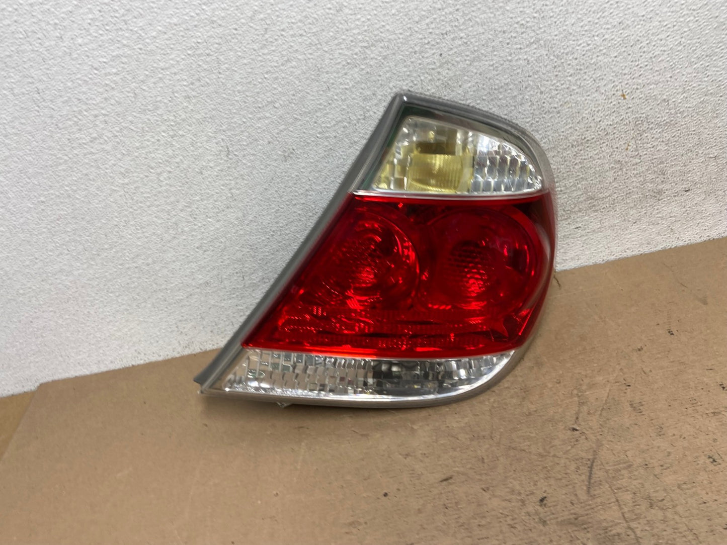 2005 to 2006 Toyota Camry Tail Light Right Passenger Side AF5149 LK2