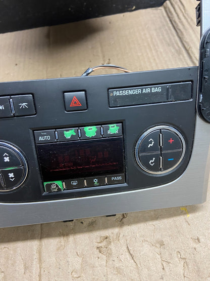 2007 - 2012 GMC Acadia A/C Heater Climate Control Radio Panel Bezel OEM X1909 DG1