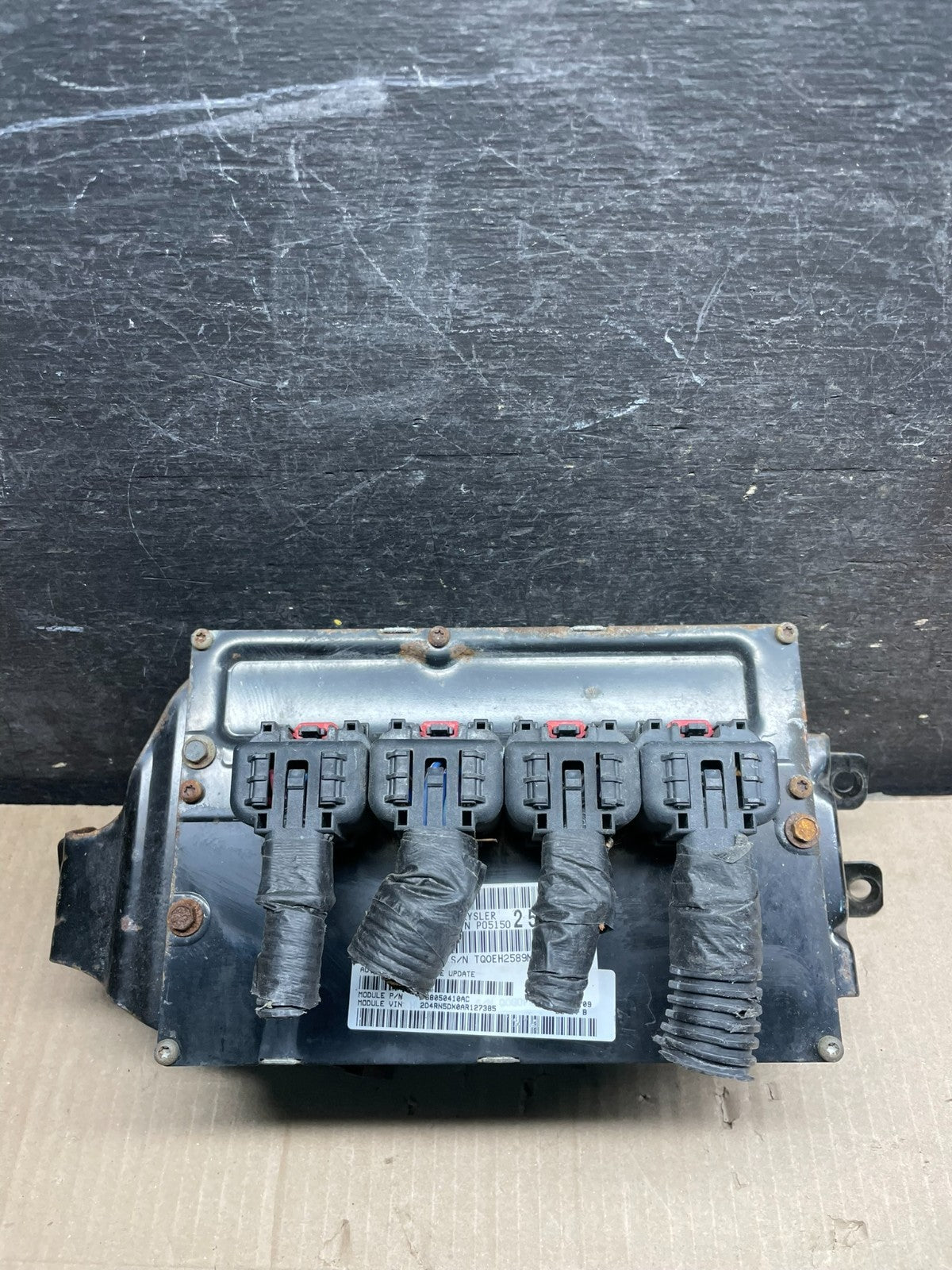 2010 Dodge Caravan Town & Country Engine Computer ECU OEM X8732 DG0