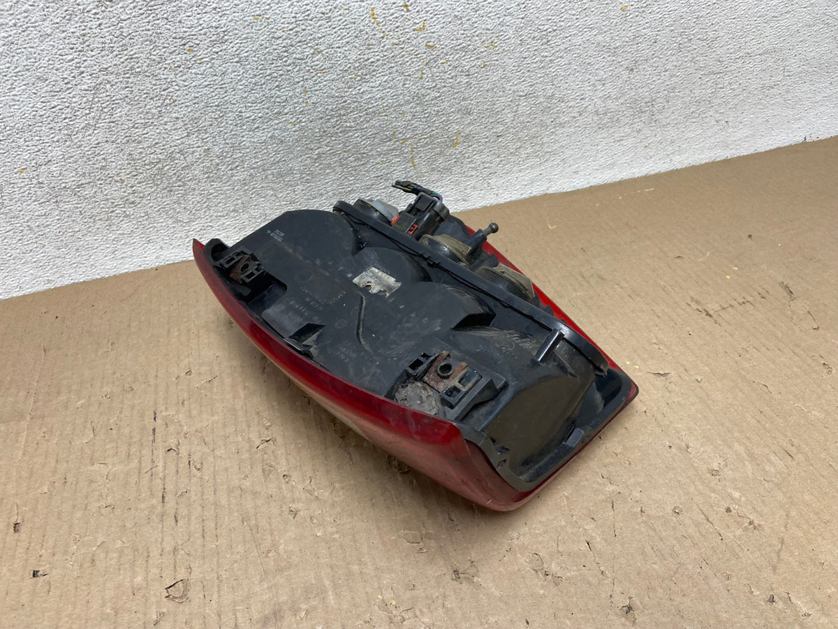 1999 - 2004 Jeep Grand Cherokee WJ Left Driver Lh Tail Light AH5900 LK5